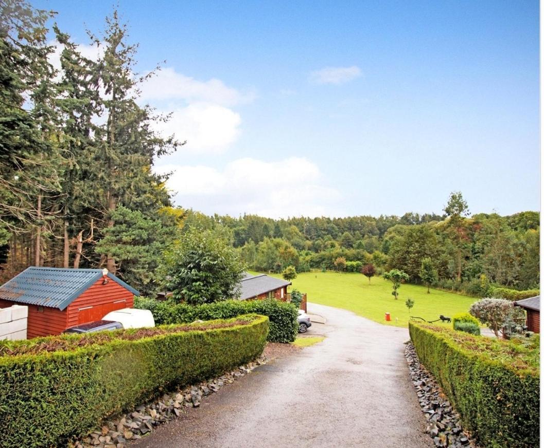 Astbury Falls Luxury Retreats Eardington Exteriör bild